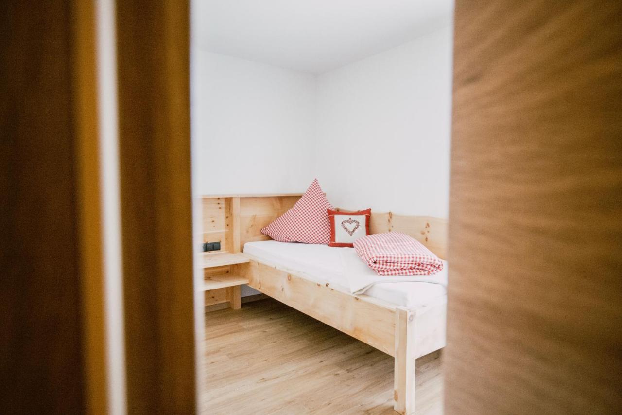 Nedererhof - Zimmer Edelweiss Mit Gemeinschaftskueche Schmirn Exteriör bild