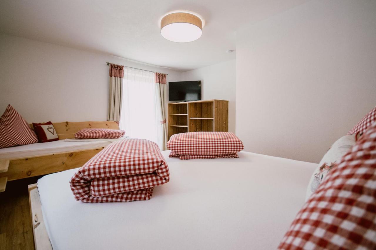 Nedererhof - Zimmer Edelweiss Mit Gemeinschaftskueche Schmirn Exteriör bild